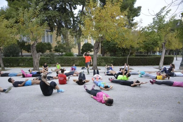 Κάνε κι εσύ δωρεάν γυμναστική στην Αθήνα με την ομάδα Wake Up Street! - εικόνα 1