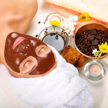 Με καφέ: Για αναζωογόνηση του δέρματος