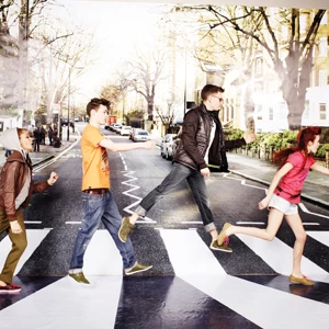 Νέο brit style με τη συλλογή ρούχων Mini by Puma!