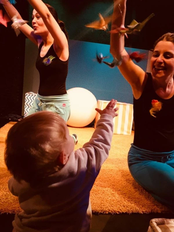 Να τι έγινε όταν πήγα με την 1 έτους κόρη μου στην παράσταση «Θα βγω από τ’ αυγό» - εικόνα 2