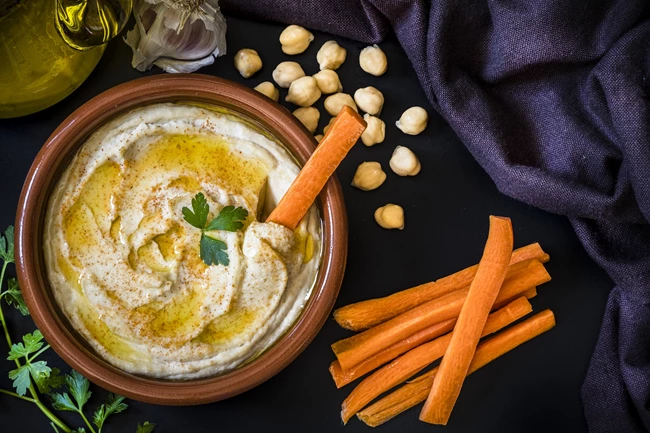 Hummus and carrots
