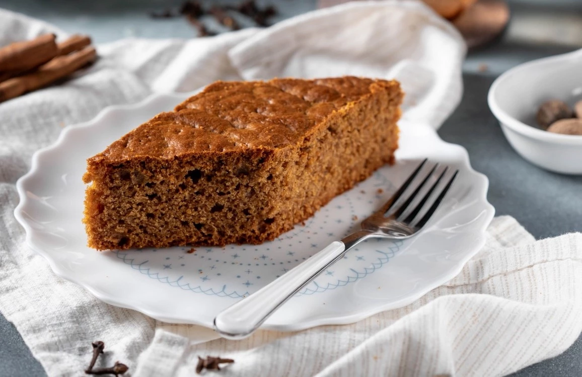 Πετιμεζόπιτα με τσίπουρο: το πιο αρωματικό και παραδοσιακό γλυκό που θα φτιάξεις φέτος