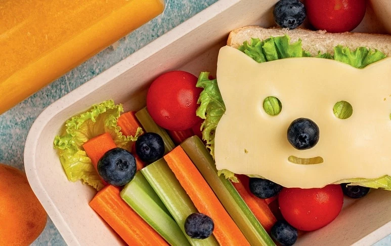 Εύκολα και γρήγορα: 10 σπιτικά σνακ για την τσάντα του σχολείου