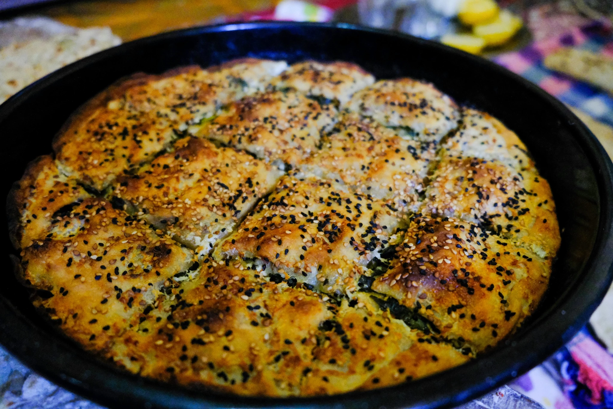 Γιατί όλοι προσθέτουν το μαύρο σουσάμι στη διατροφή τους; Τι λένε οι ειδικοί για τα οφέλη του