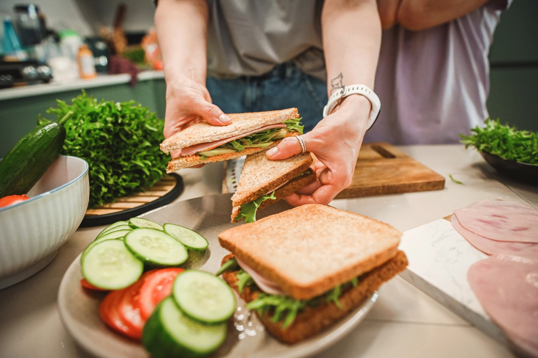 4 υγιεινές και γρήγορες ιδέες που αλλάζουν το κλασικό σνακ