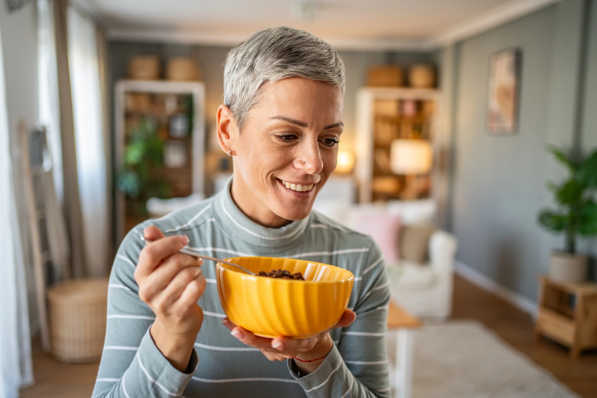 Παραλείπεις το πρωινό και τρως αργά το βράδυ; Δες από ποια πάθηση κινδυνεύεις