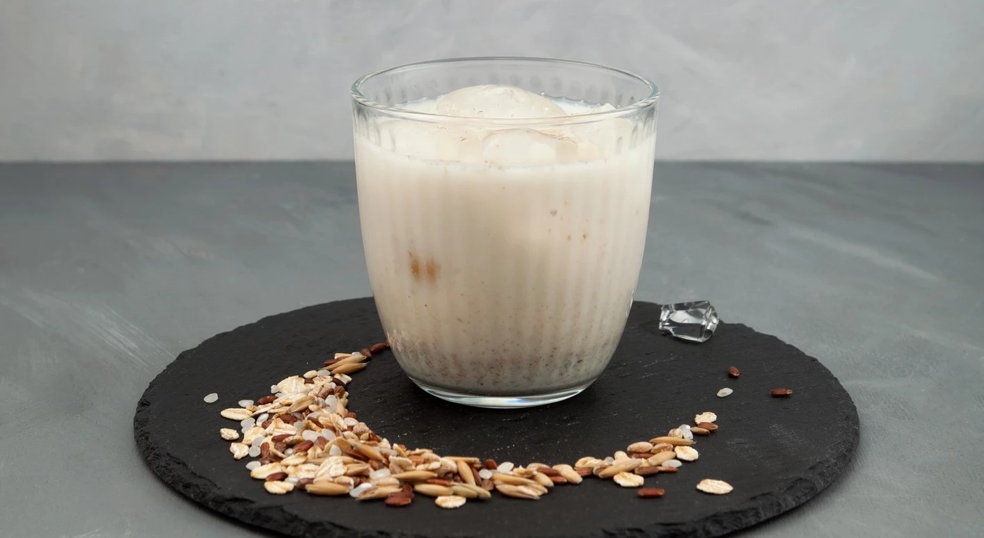 Oatzempic: Το viral ρόφημα βρόμης που υπόσχεται απώλεια βάρους – Τι λένε οι ειδικοί