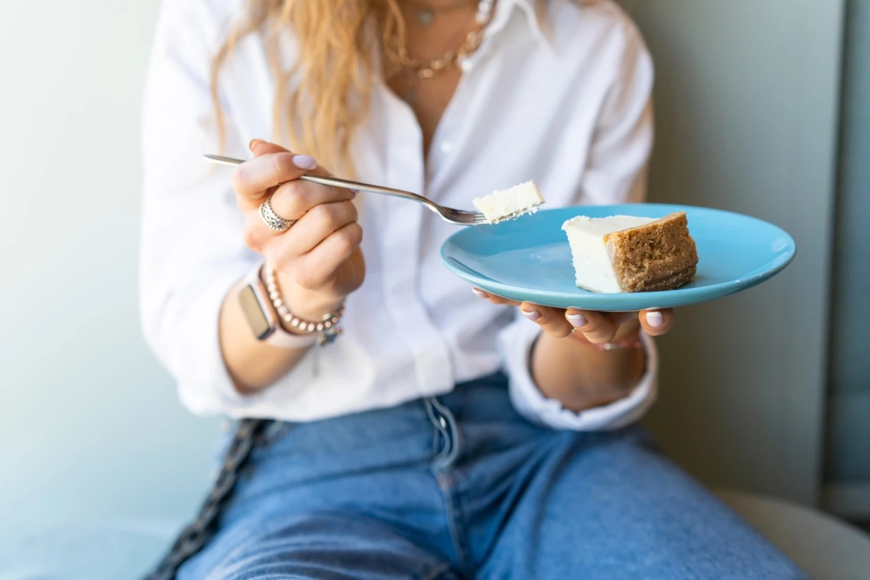 Παχαίνουν τελικά τα γλυκά; Η διατροφολόγος εξηγεί τι ισχύει στην απώλεια βάρους
