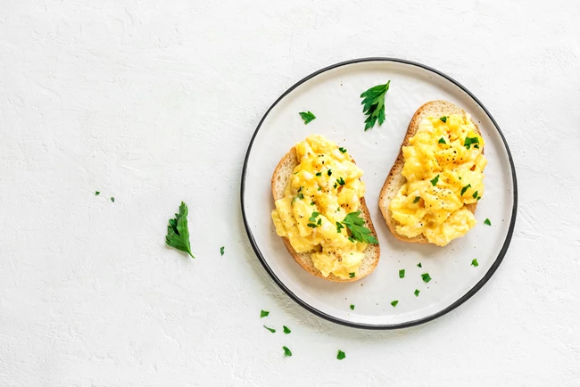 αυγά scramble συνταγή