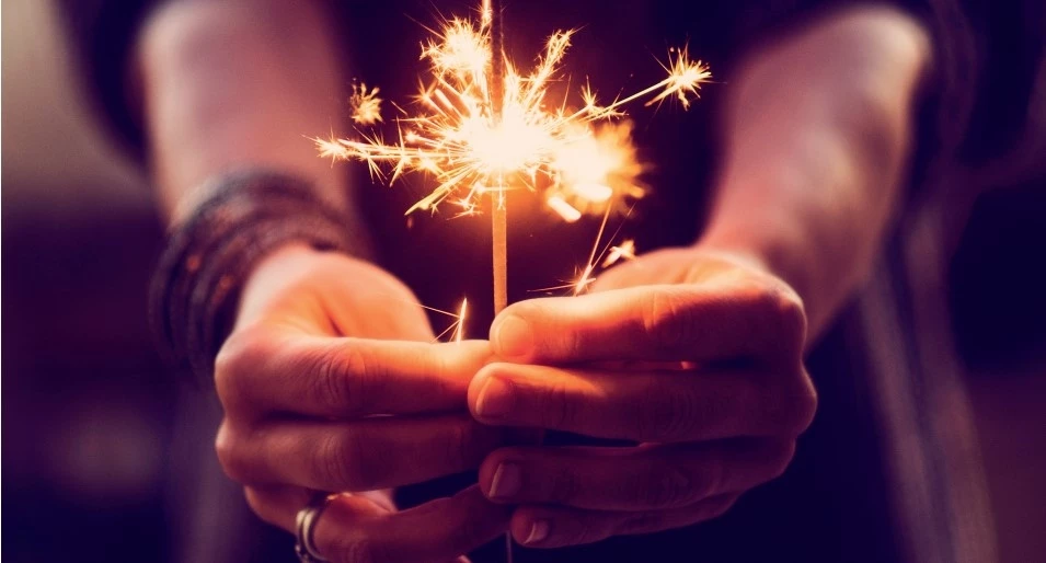 Your inner spark: 5 συμβουλές για να γιορτάσεις τη δική σου εσωτερική λάμψη