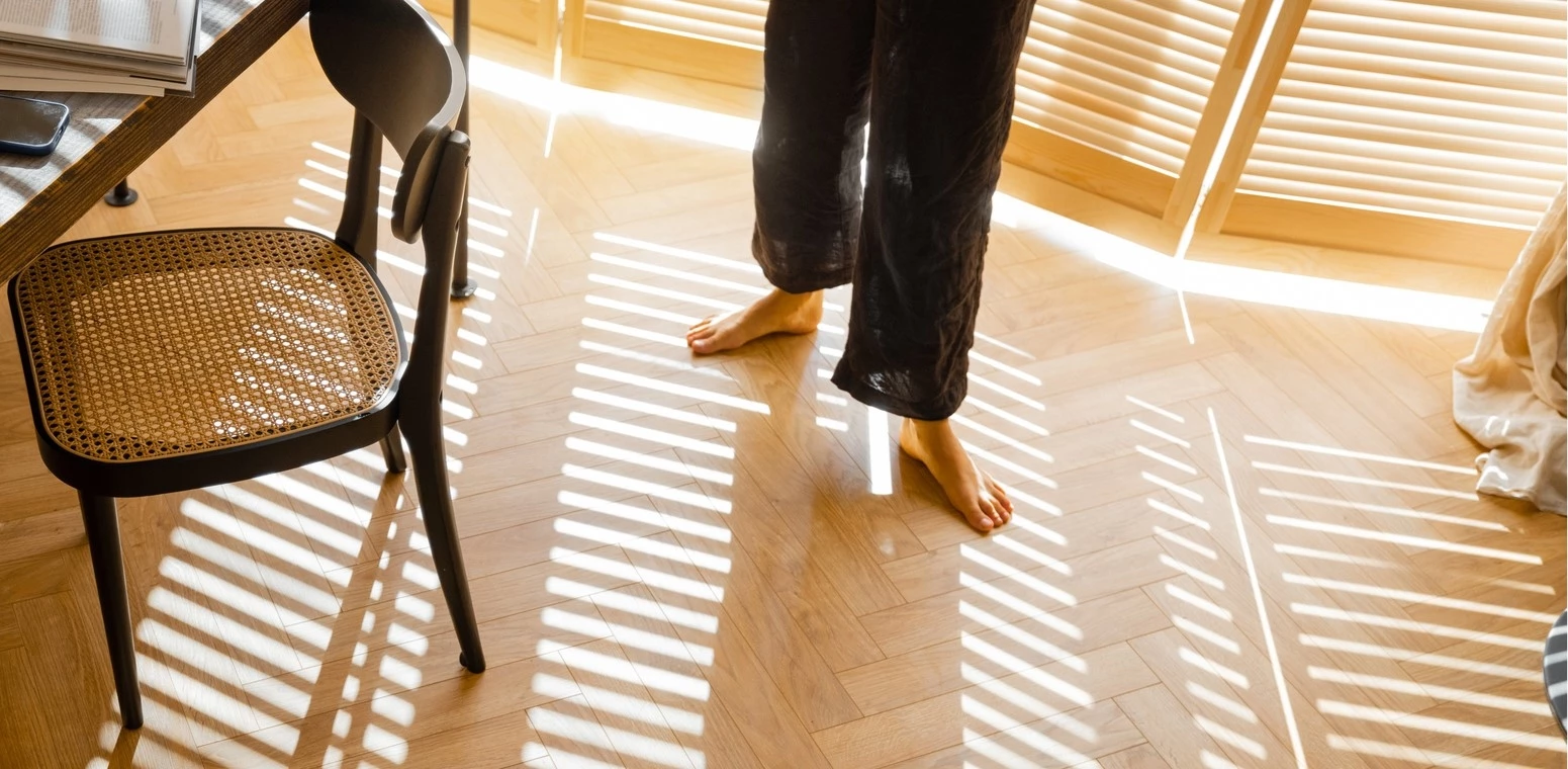 6 συχνά λάθη που κάνεις και έχεις πάντα βρώμικο πάτωμα