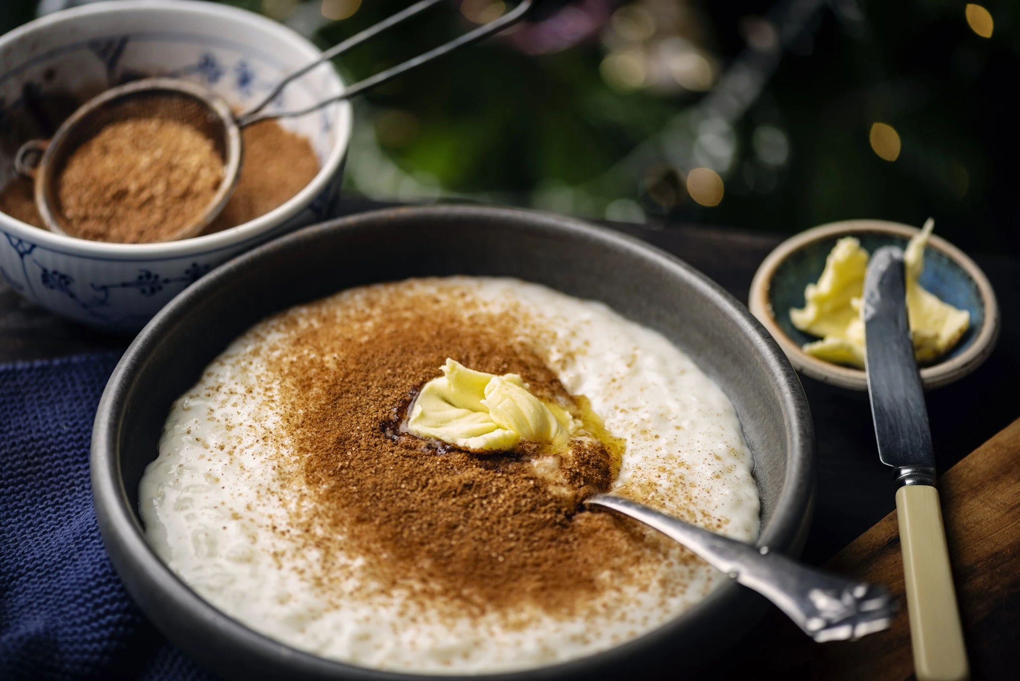 Porridge μελομακάρονο: Η πιο γιορτινή συνταγή για θρεπτικό πρωινό