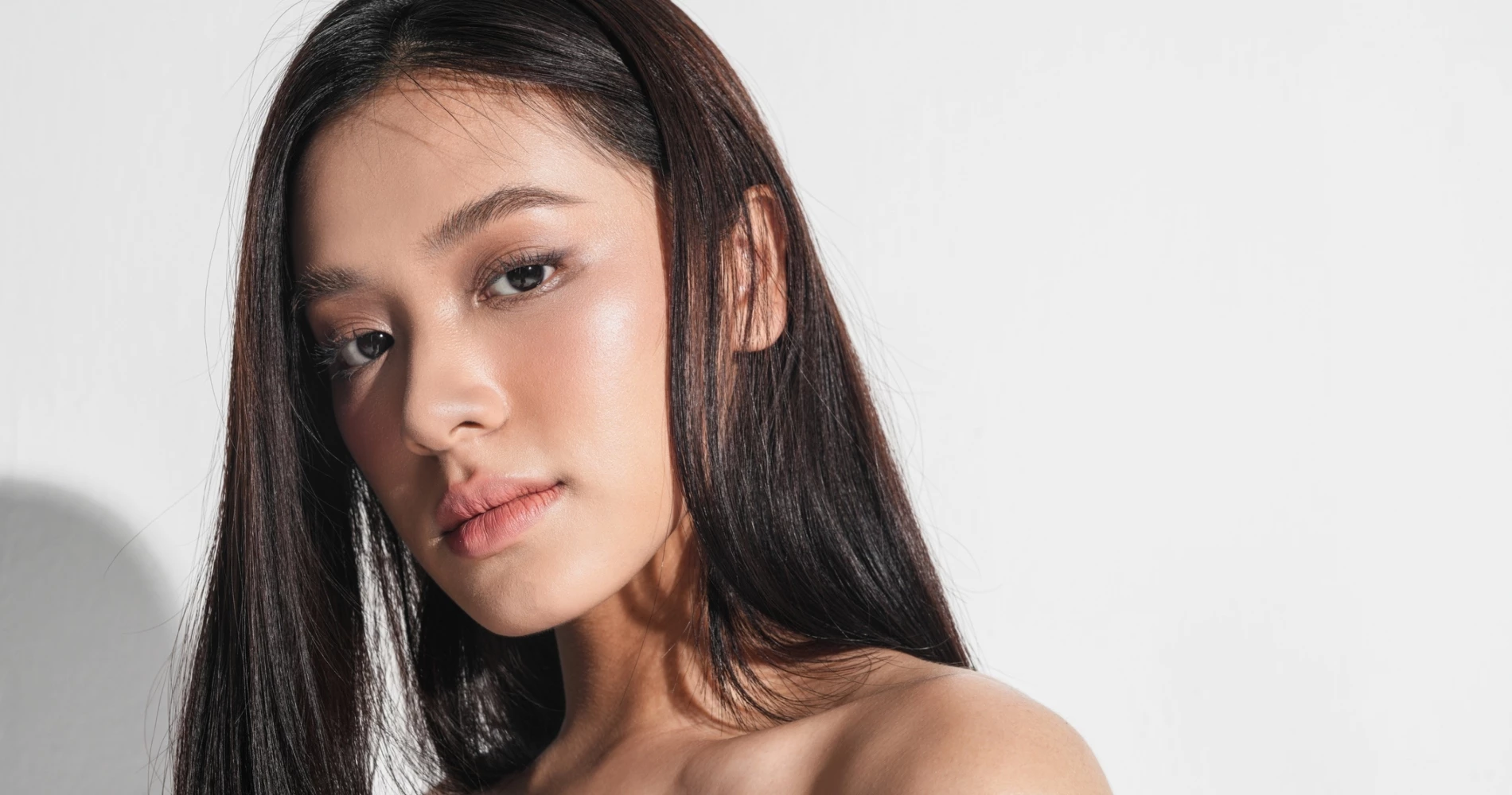 Skin Longevity: Η skincare τάση που σταματά να πολεμά τον χρόνο