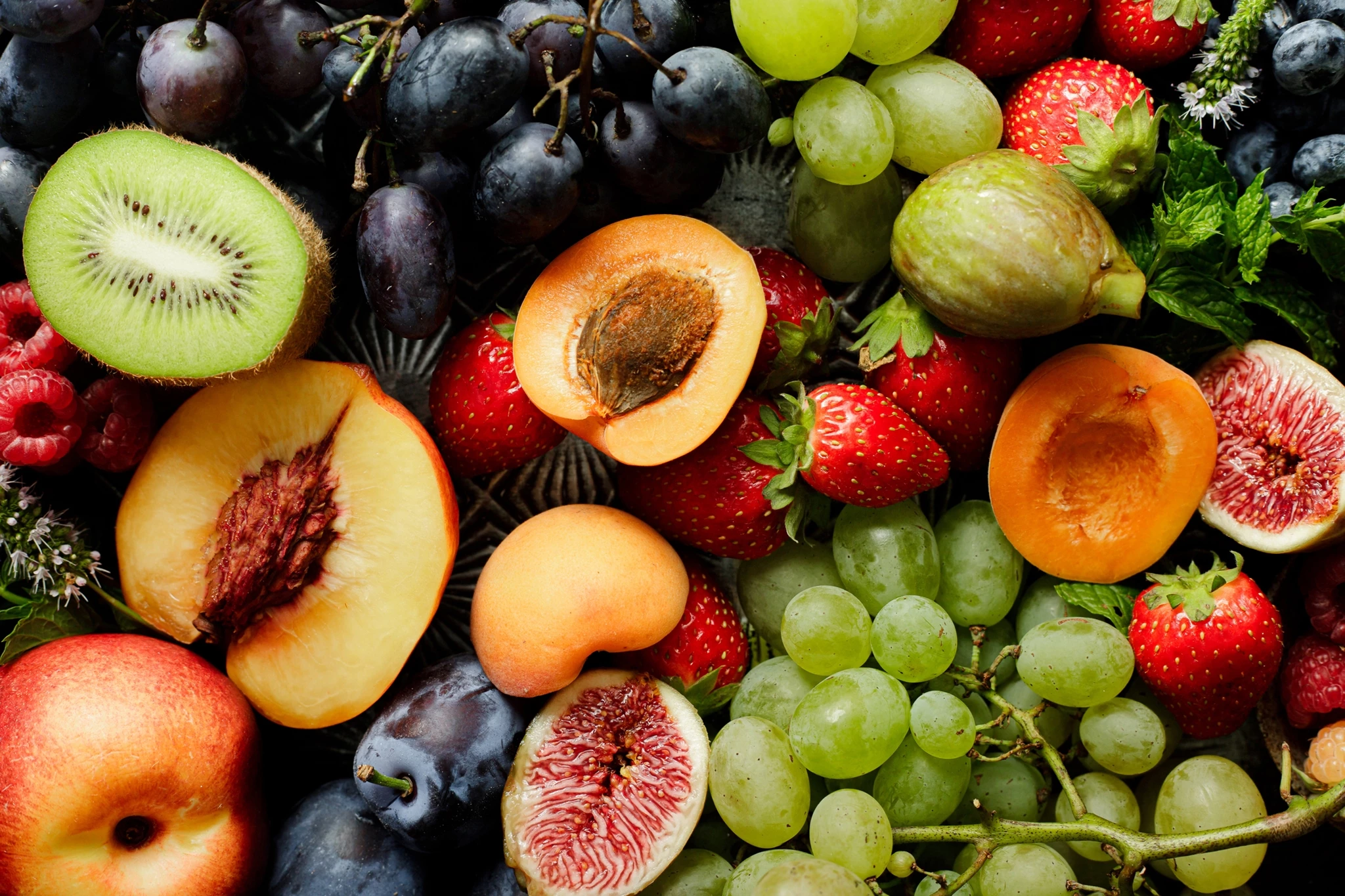 To καλοκαιρινό φρούτο με πάνω από 1.600 ενώσεις που ενισχύουν την υγεία του εγκεφάλου, της καρδιάς και του εντέρου