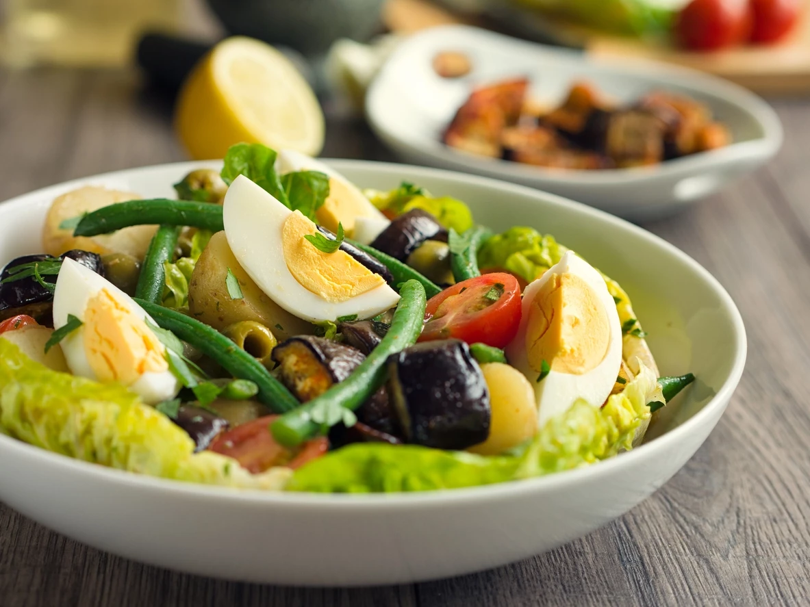 7 συνδυασμοί για να προσθέσεις τουλάχιστον 15 γρ πρωτεΐνης στις σαλάτες
