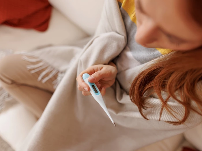 Παρακεταμόλη ή ιβουπροφαΐνη; Μάθε ποιο σε ανακουφίζει πιο γρήγορα από πυρετό και πόνο