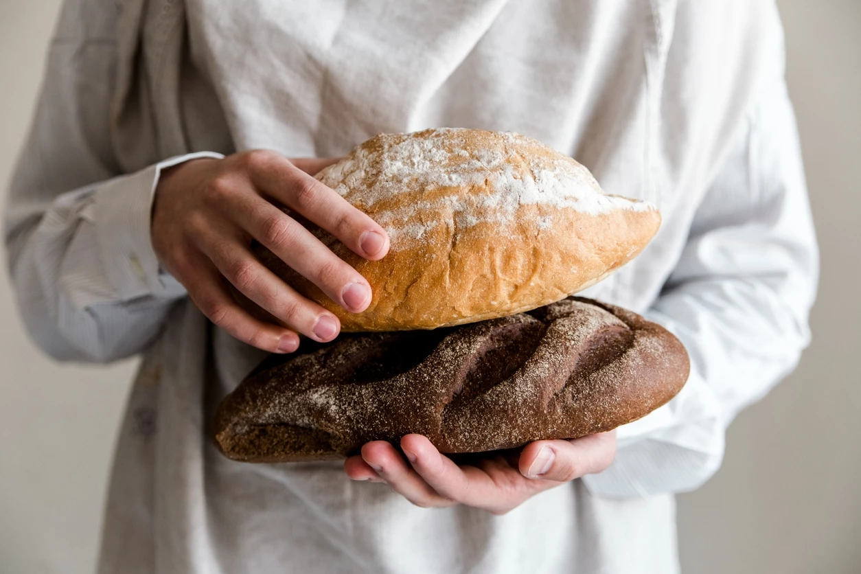 Αποφεύγεις το ψωμί λόγω ευερέθιστου εντέρου; Ίσως δεν φταίει η γλουτένη, δείχνει επιστημονική μελέτη