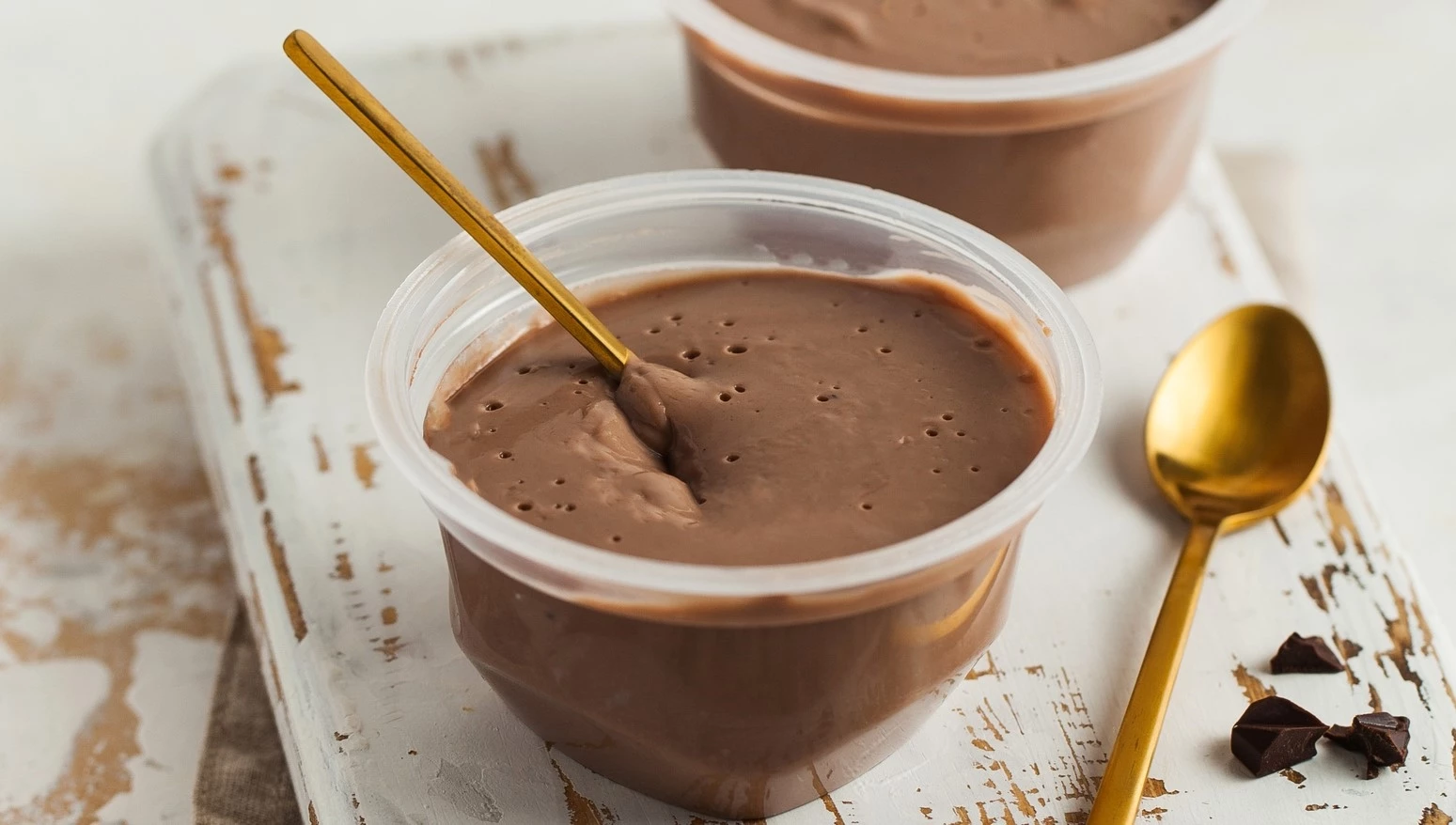 Σοκολατένια σιμιγδαλόκρεμα του λεπτού - Με μόνο 160 θερμίδες