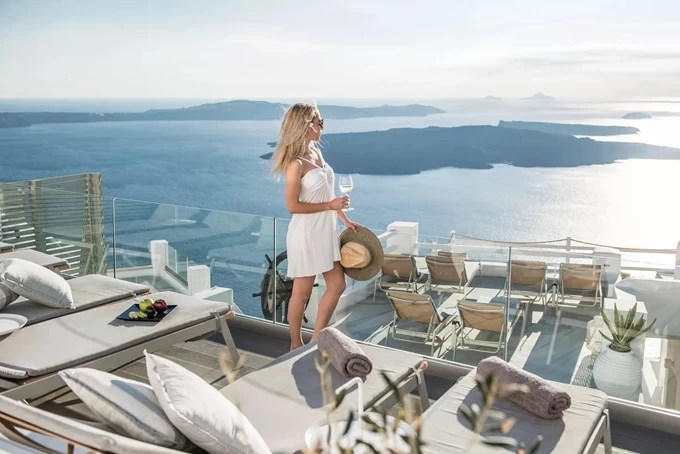 On The Rocks Hotel