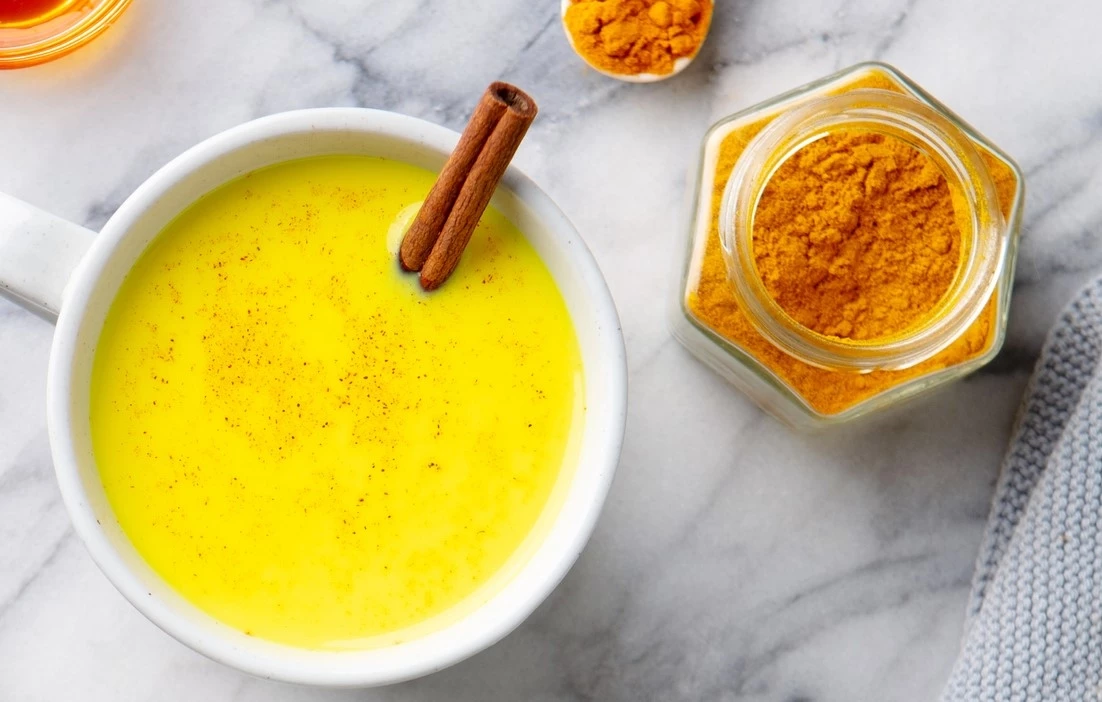 Κουρκουμάς + μέλι: Μπορεί να έχει φαρμακευτική δράση; Τι απαντά ο ειδικός;