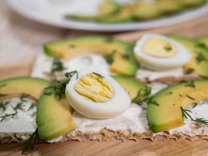 4 γρήγορες ιδέες για πρωινό με ~20γρ πρωτεΐνης