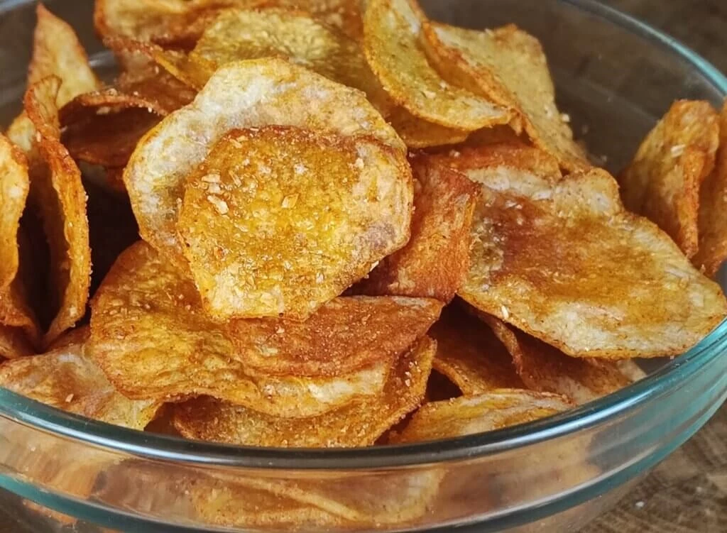 Πώς να φτιάξεις τραγανά πατατάκια BBQ στον φούρνο χωρίς λάδι και πρόσθετα