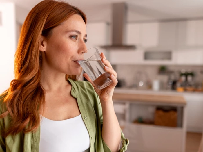 Okra Water | Αυτό είναι το πιο viral νερό που πίνουν όλες οι beauty gurus του εξωτερικού