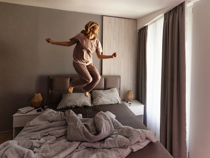 jump at the bed