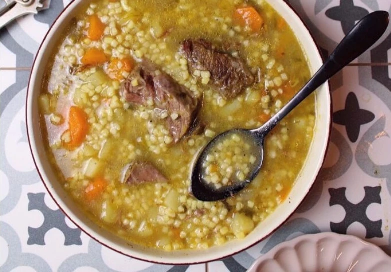 Η ιδανική σούπα για το κρύο με μοσχάρι και τραχανά