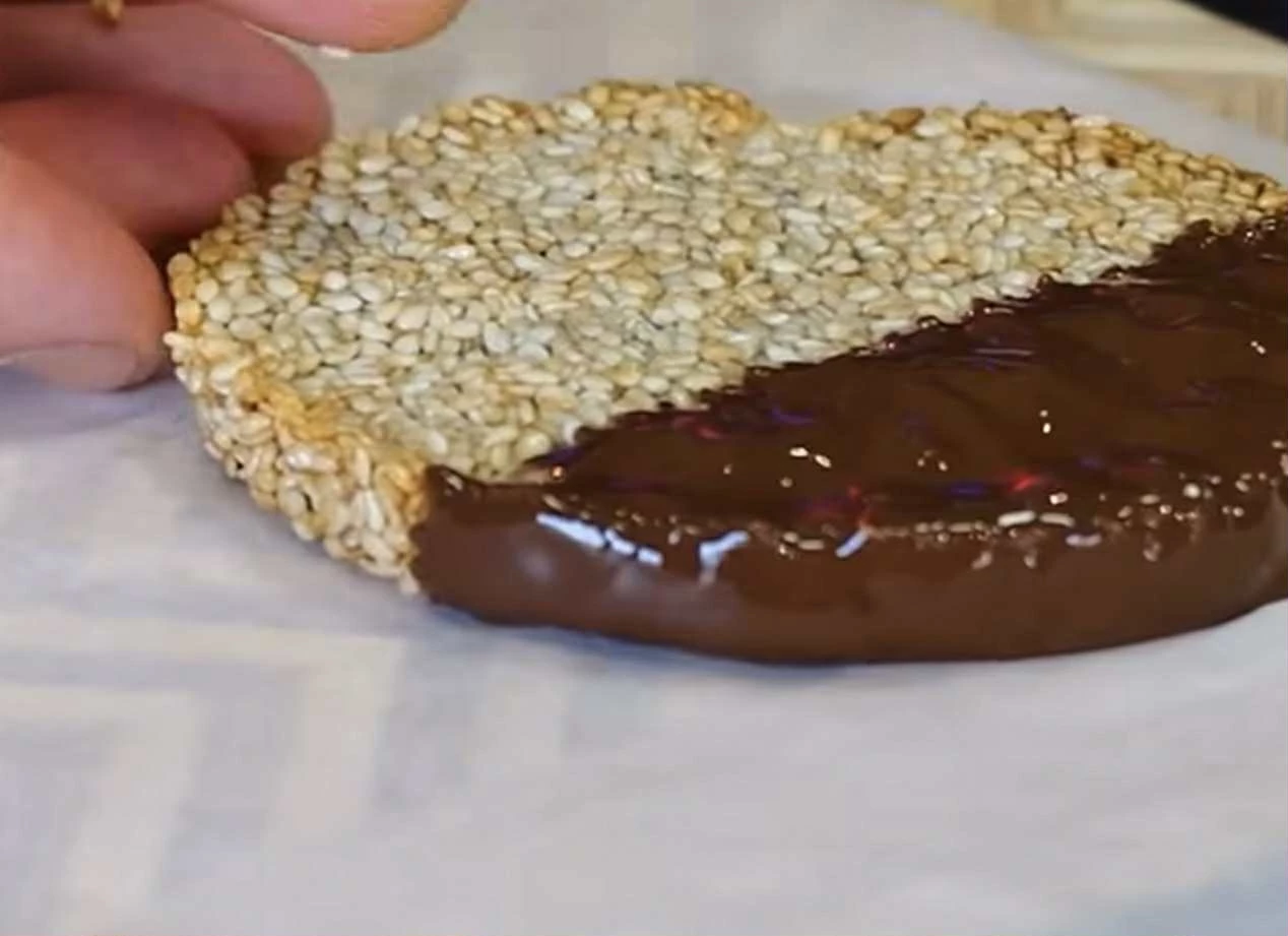 Νηστίσιμο σοκολατένιο σνακ χωρίς ζάχαρη - με 4 υλικά