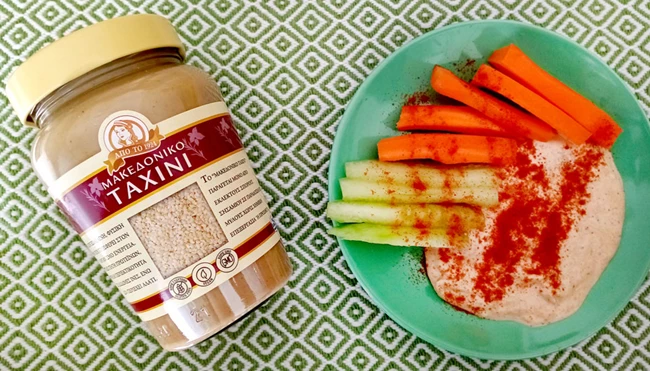 Στικς καρότο - αγγούρι με dressing από Μακεδονικό Ταχίνι