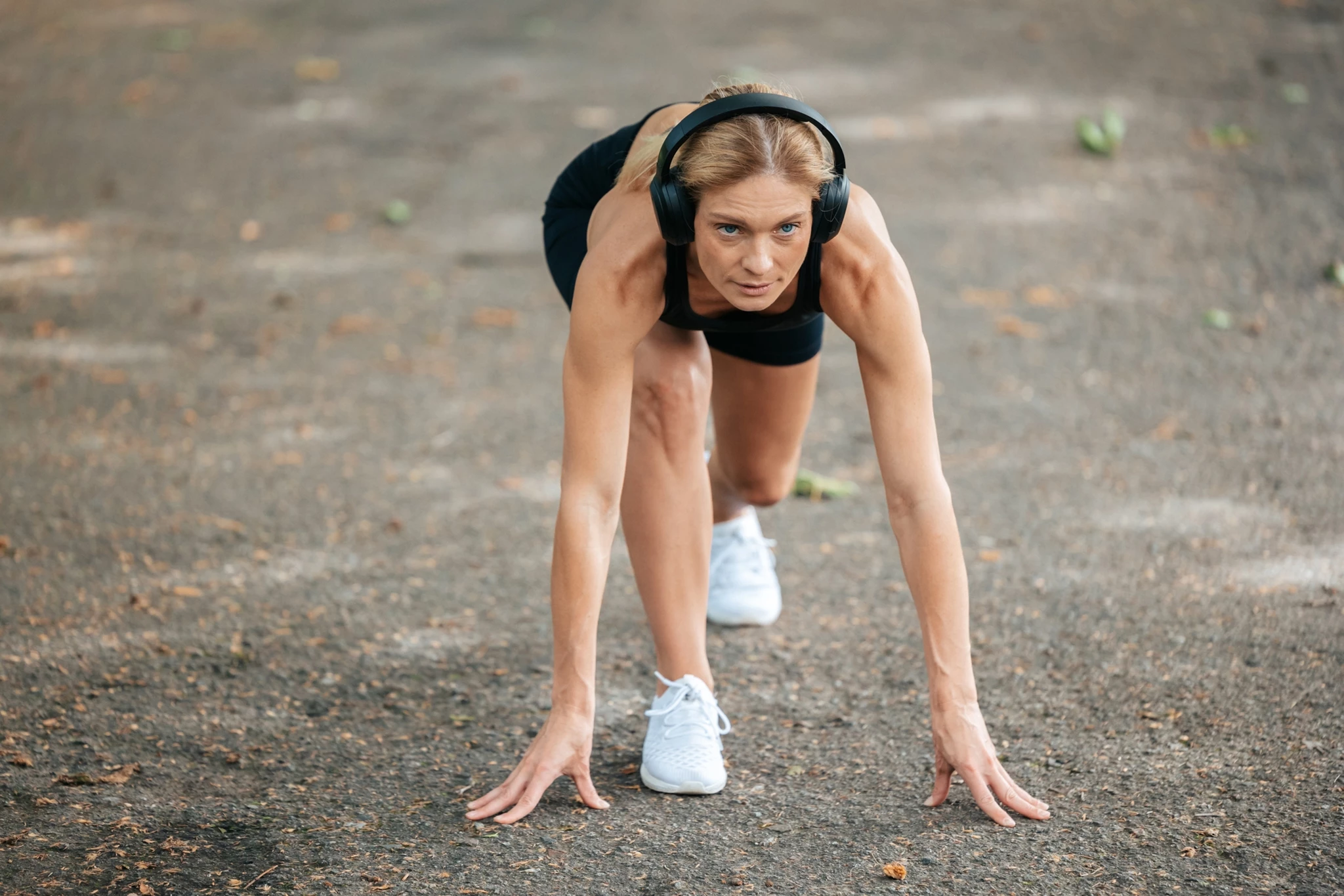 Quadrobics: Η νέα τρέλα του TikTok κάνει τους νέους να ανακαλύπτουν την… πρωτόγονη γυμναστική
