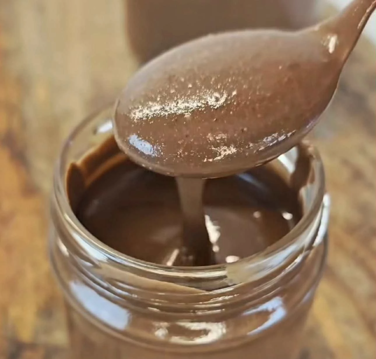 Φτιάξε σπιτική πραλίνα φουντουκιού με μόλις 4 υλικά