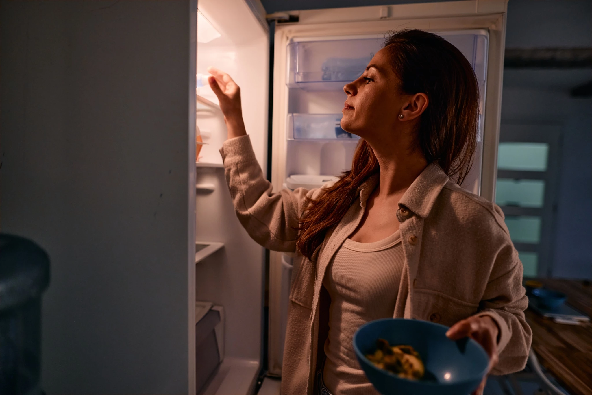 6 συνήθειες που σε κάνουν να πεινάς το βράδυ - και πώς να τις σταματήσεις!