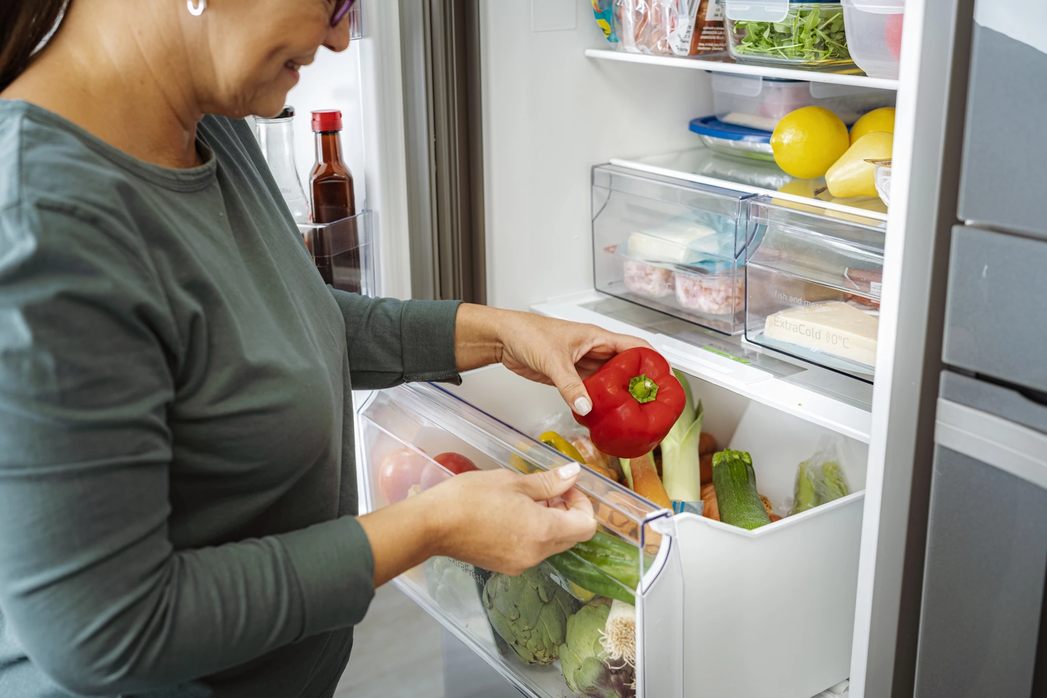 Συρτάρι ψυγείου: Πώς να το χρησιμοποιείς σωστά για να μη χαλάνε τα φρούτα και τα λαχανικά