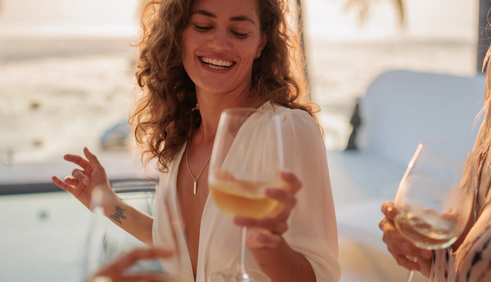 Ακόμη και 3 ποτά την εβδομάδα αυξάνουν τον κίνδυνο άνοιας – Τι δείχνει νέα μελέτη