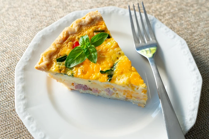 Quiche χωρίς ζύμη με ζαμπόν και σπανάκι