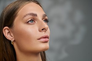Πως θα δείχνει η επιδερμίδα σου πιο μαυρισμένη χωρίς self-tan - εικόνα 1