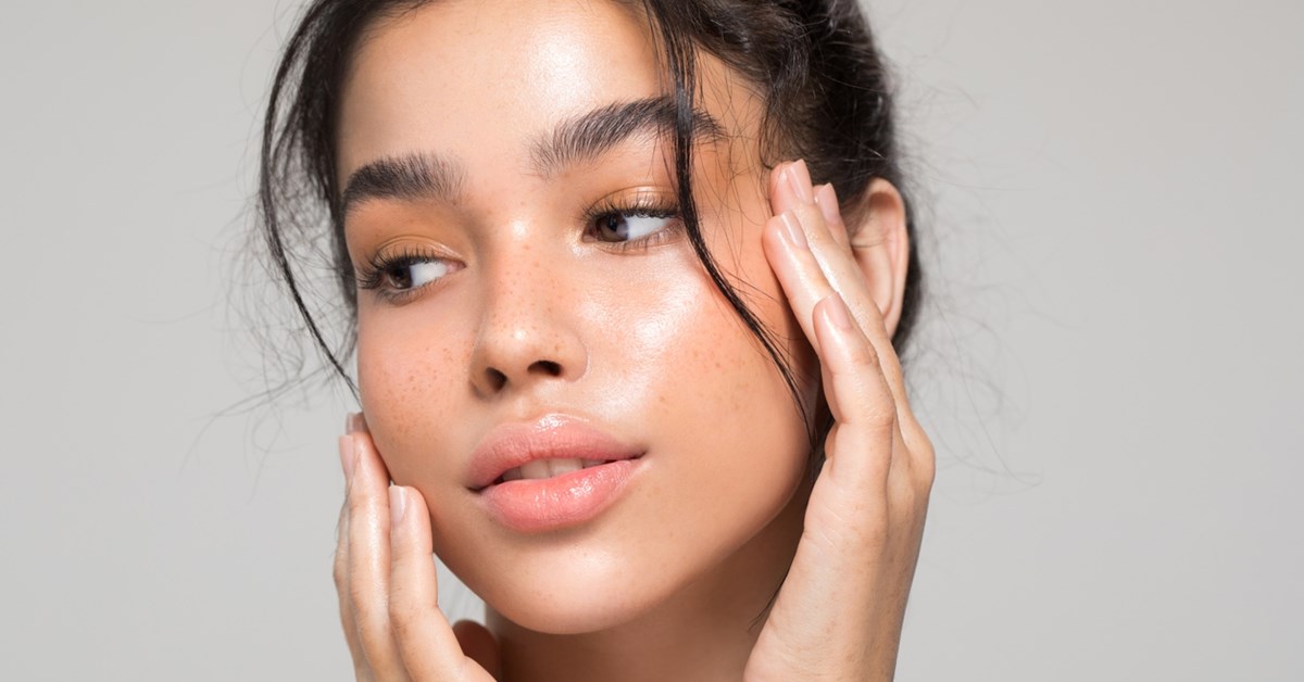 2 χτενίσματα που θα κάνουν ακόμα και τα πιο λεπτά μαλλιά να δείξουν πυκνά και γεμάτα όγκο - εικόνα 2