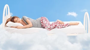 Γιατί μας παίρνει ο ύπνος στον καναπέ αλλά ξυπνάμε μόλις πάμε στο κρεβάτι; - εικόνα 1