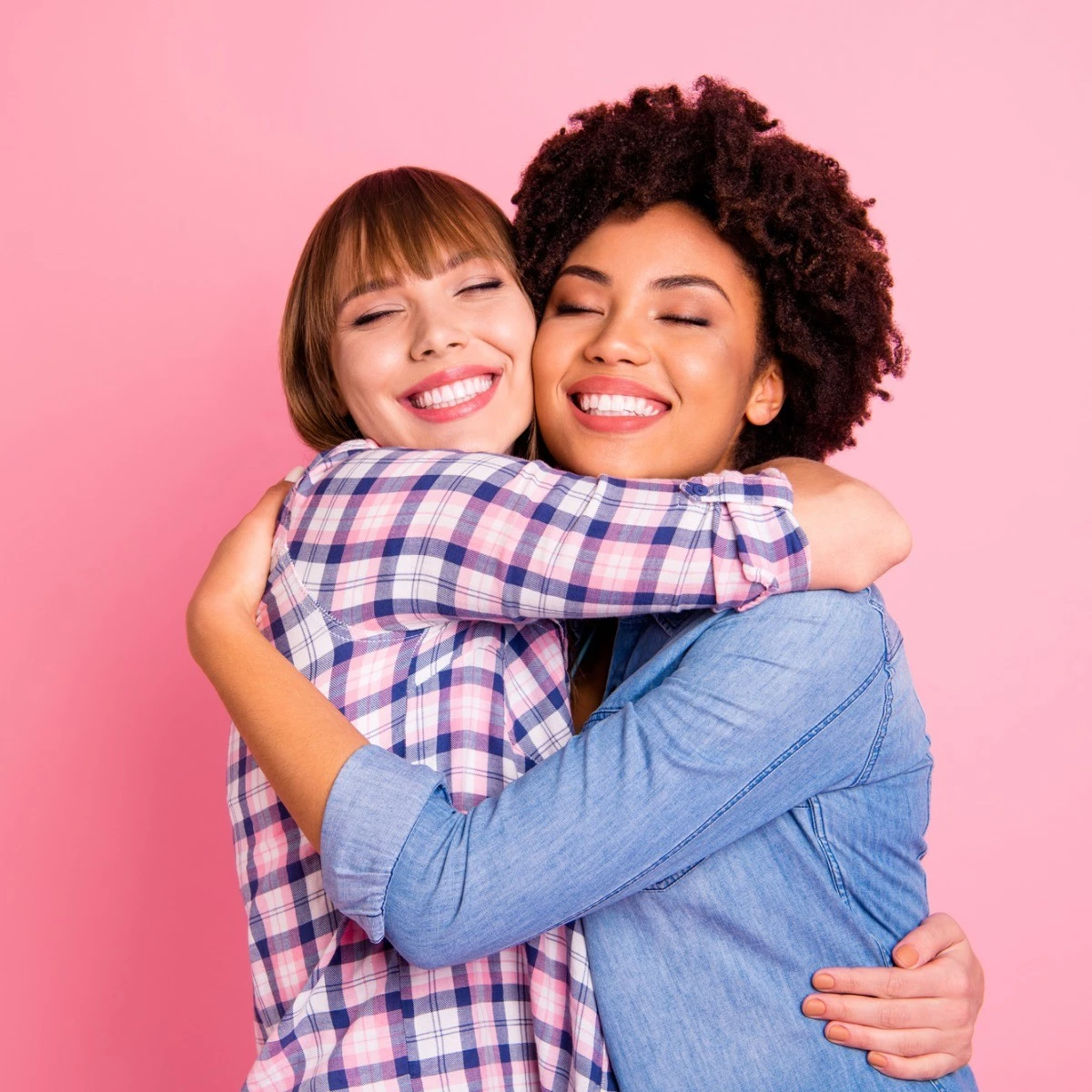 The Power of Hugs: Οι 7 τύποι αγκαλιάς και τί λένε για τη σχέση σου - εικόνα 1