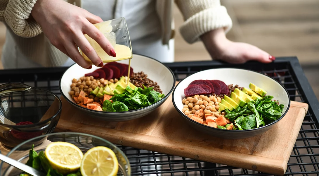 Έλλειμμα θερμίδων: Τι είναι και πώς να το πετύχεις με υγιεινό τρόπο