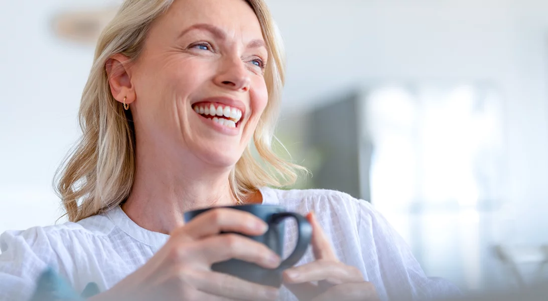 Η εμμηνόπαυση επηρεάζει το στόμα - 3 συμπτώματα που πρέπει να προσέξεις