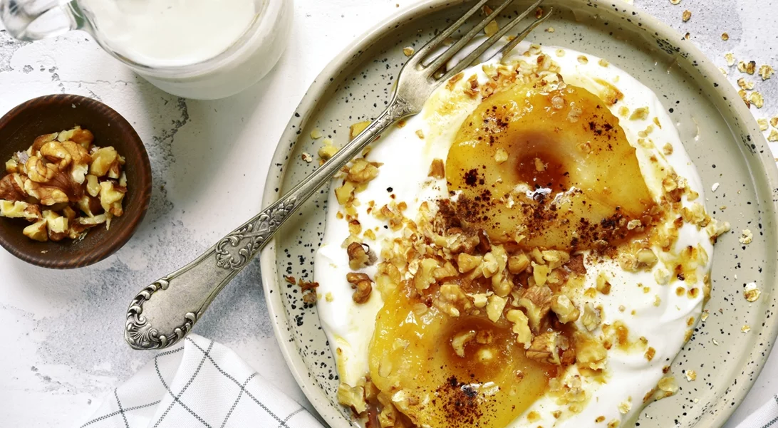 Γιαούρτι τον χειμώνα: 7 τρόποι να το κάνεις πιο "ζεστό" και comfort