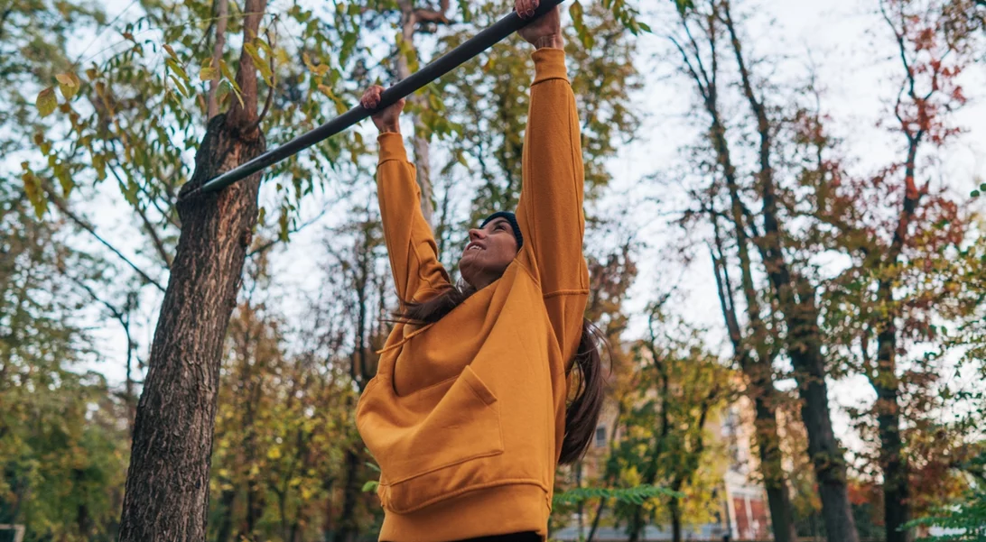 Χειμερινή άσκηση: Το συχνό λάθος που εξαντλεί τις γυναίκες χωρίς να το καταλαβαίνουν