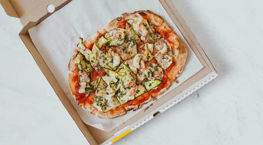 Πίτσα που περίσσεψε: Τι βακτήρια αναπτύσσονται μέσα σε μία μέρα; - Μικροβιολόγος αποκαλύπτει