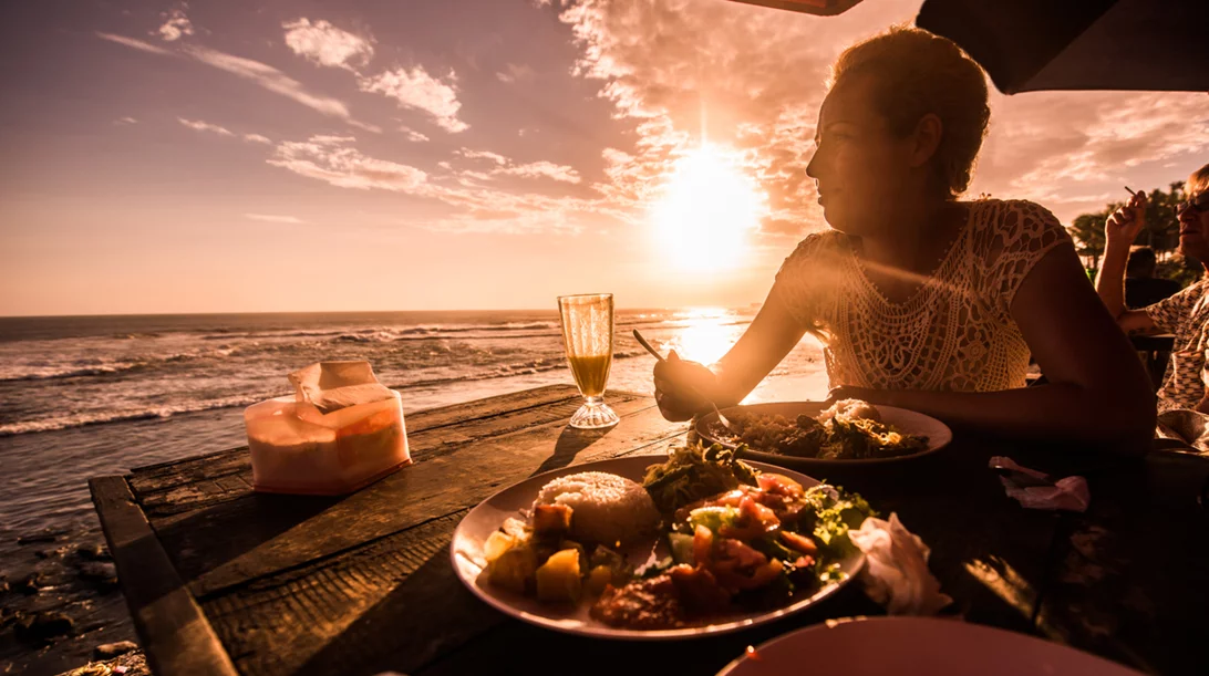 Savoir vivre: Οι βασικοί κανόνες της καλής συμπεριφοράς που πρέπει να γνωρίζουμε