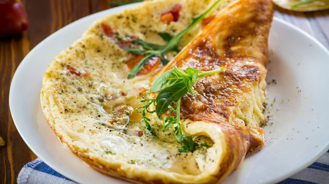 Βραστά αυγά ή ομελέτα: Τι είναι καλύτερο για απώλεια βάρους (σύμφωνα με έναν γαστρεντερολόγο)