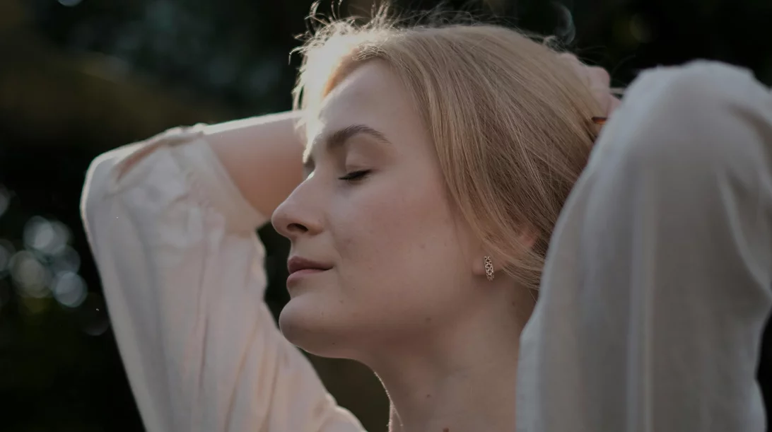 Τι να ξέρεις πριν αλλάξεις το χρώμα των μαλλιών σου σε πλατινέ ξανθό