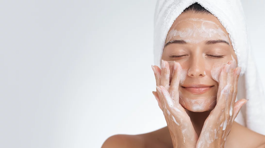 Καθαρισμός προσώπου:Το beauty tip για εύκολο και γρήγορο ντεμακιγιάζ